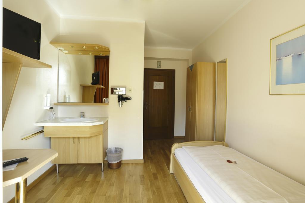 Alpen.Adria.Stadthotel Klagenfurt am Woerthersee Екстер'єр фото